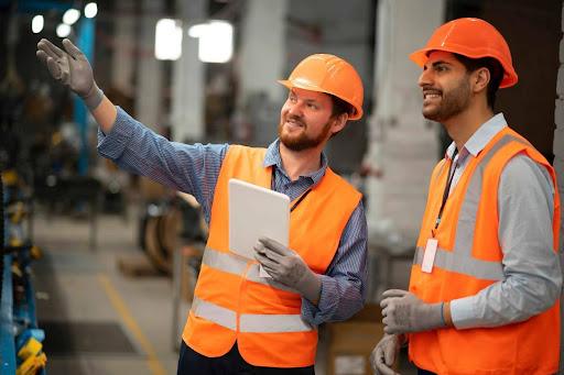 How to Choose the Right Hi Vis Workwear for Different Work Environments How to Choose the Right Hi Vis Workwear for Different Work Environments